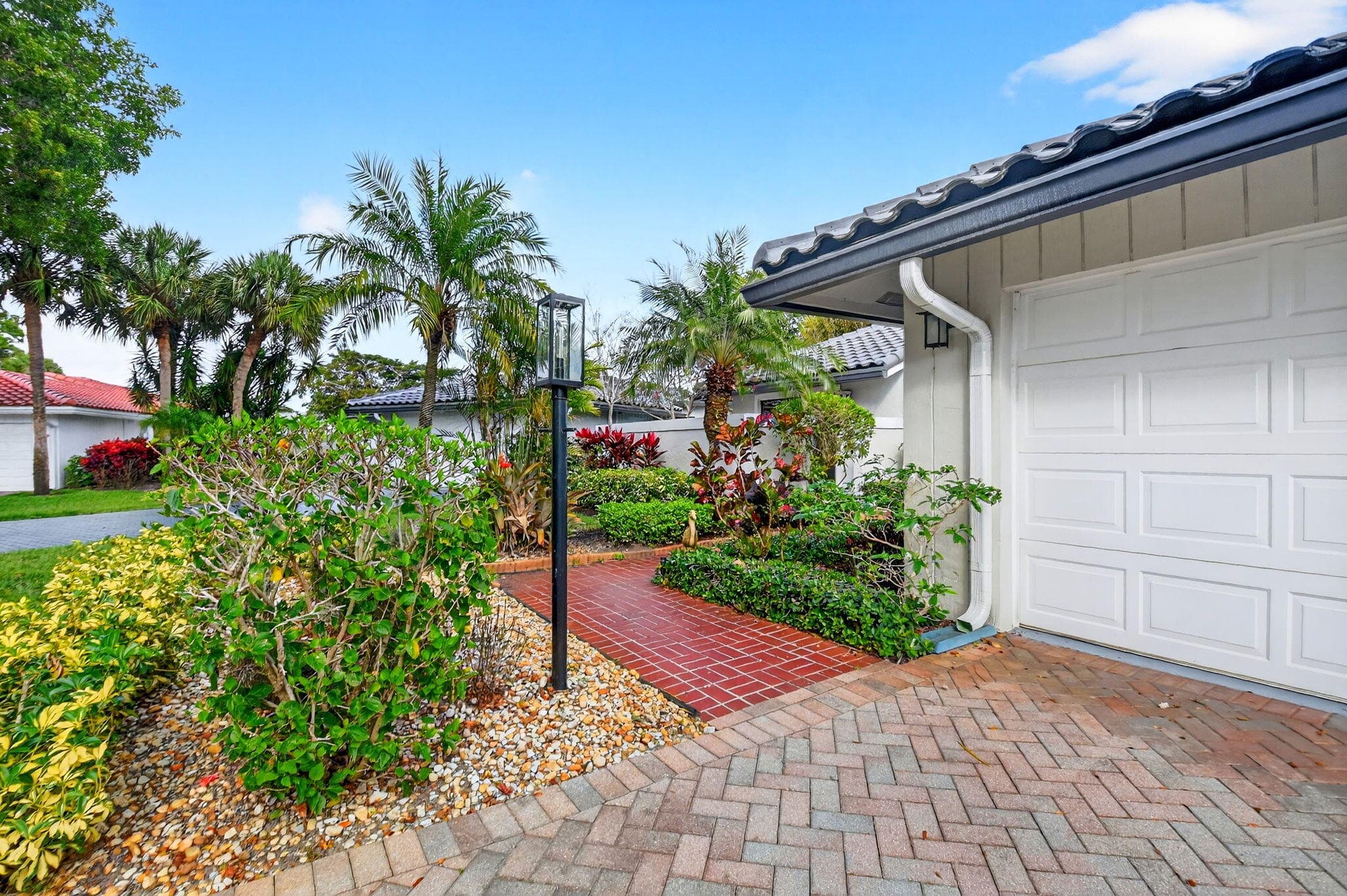 35 Glens Drive E, Boynton Beach, FL 33436 — photo 5 of 107