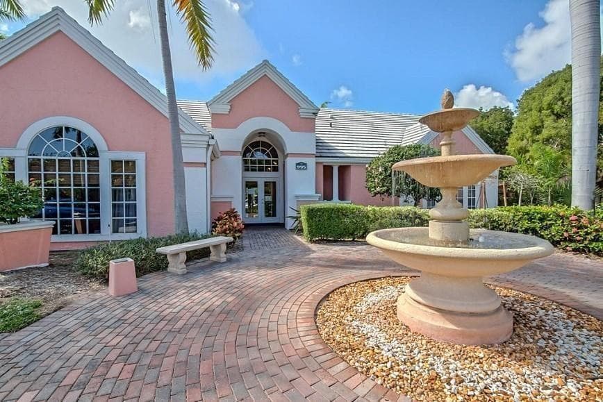 1215 Crystal Way C, Delray Beach, FL 33444 — photo 1 of 21