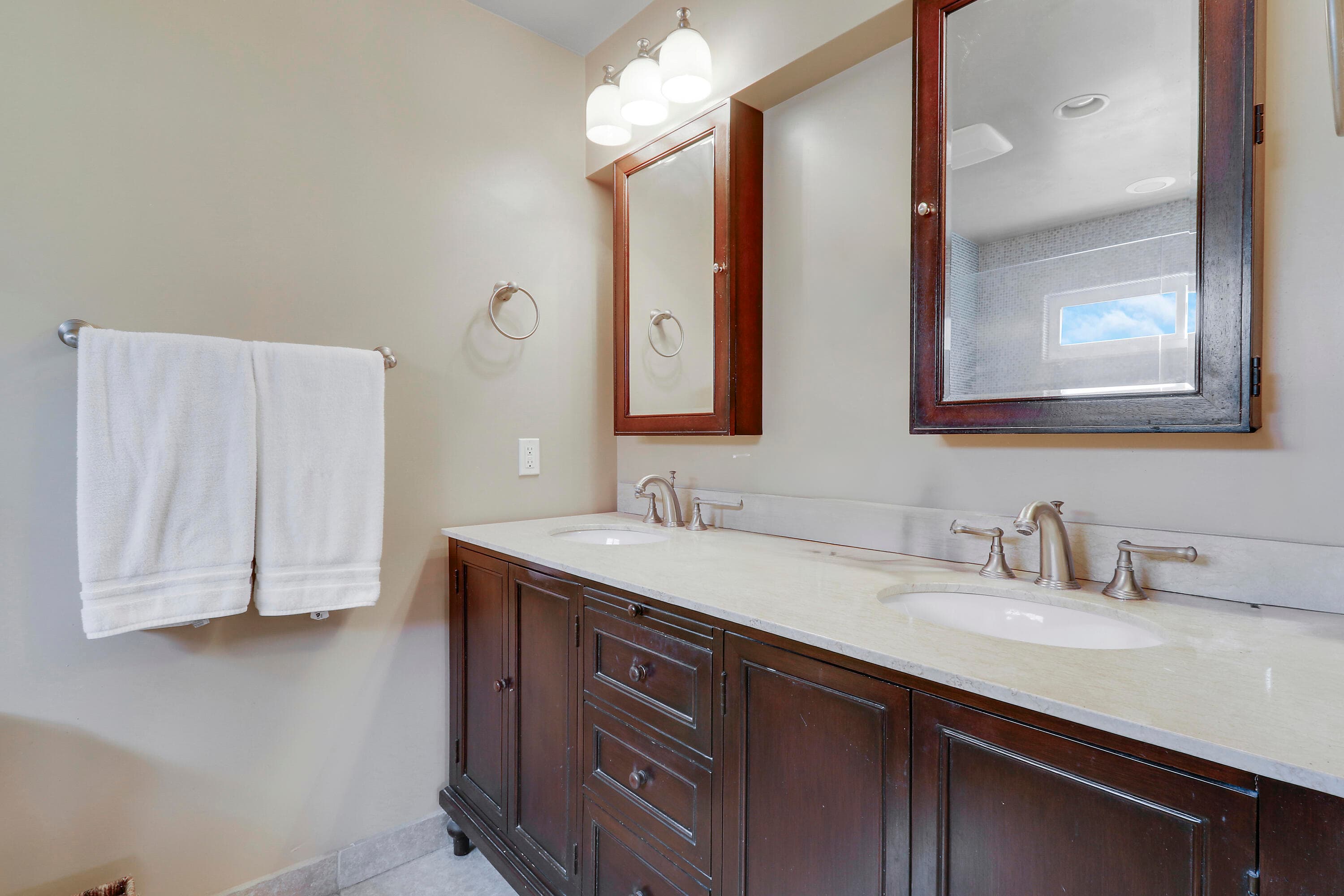 856 Country Club Drive, North Palm Beach, FL 33408 — photo 11 of 36