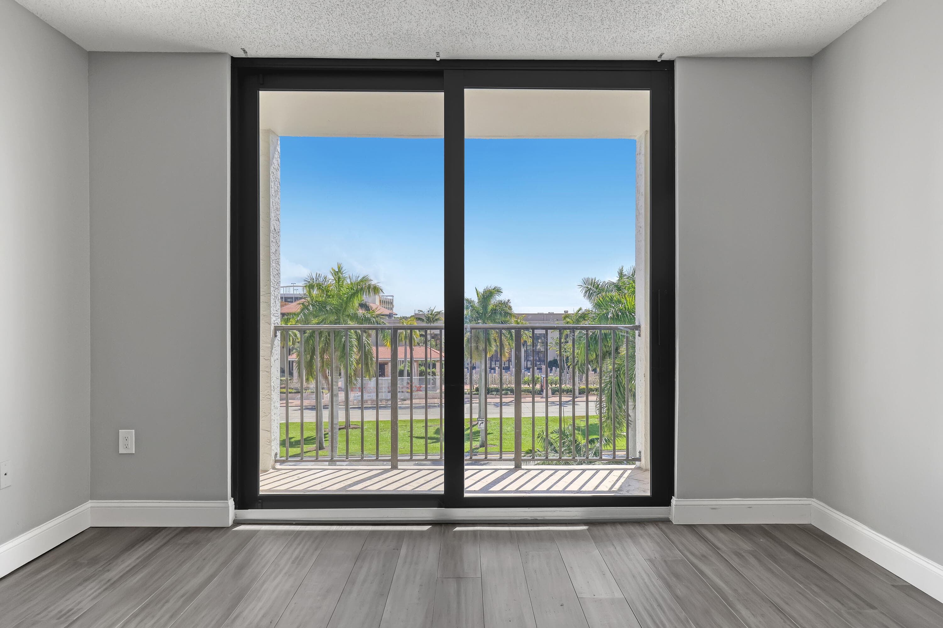651 Okeechobee Boulevard 403, West Palm Beach, FL 33401 — photo 13 of 39
