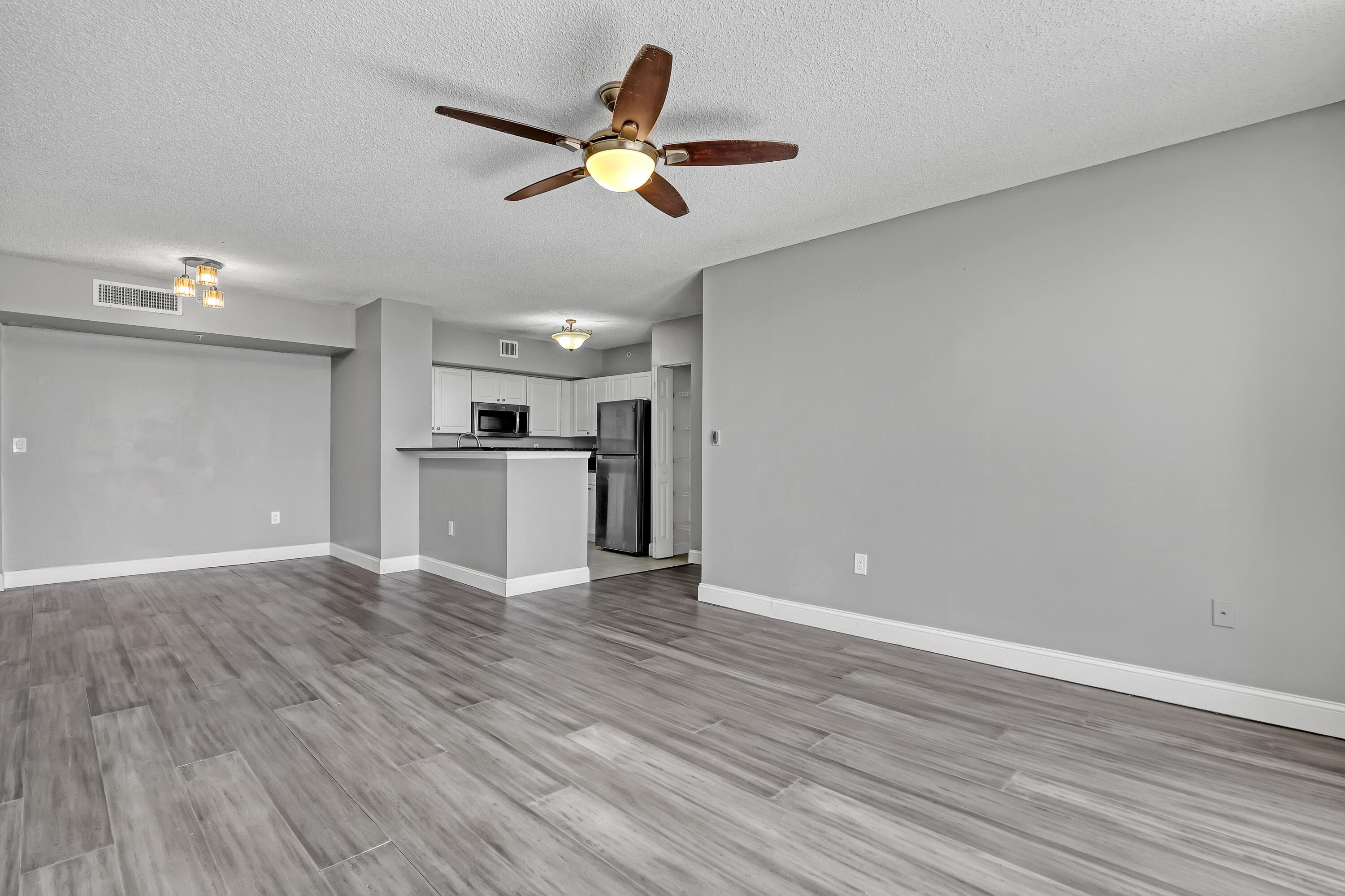 651 Okeechobee Boulevard 403, West Palm Beach, FL 33401 — photo 14 of 39