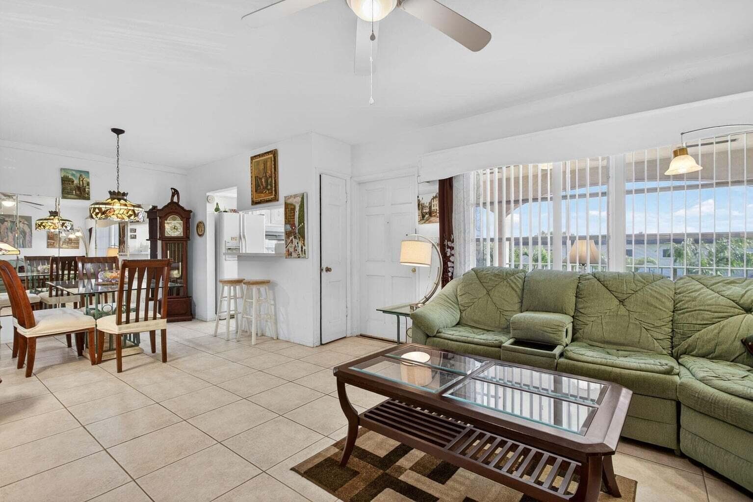100 SE 6th Avenue 303, Pompano Beach, FL 33060 — photo 11 of 56