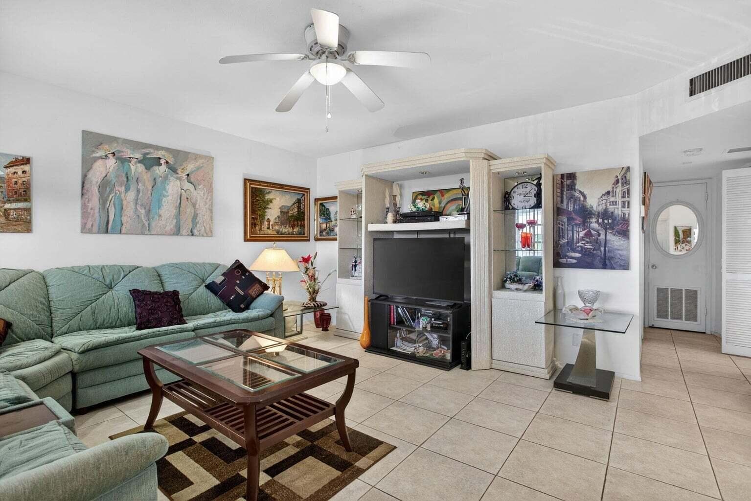 100 SE 6th Avenue 303, Pompano Beach, FL 33060 — photo 12 of 56