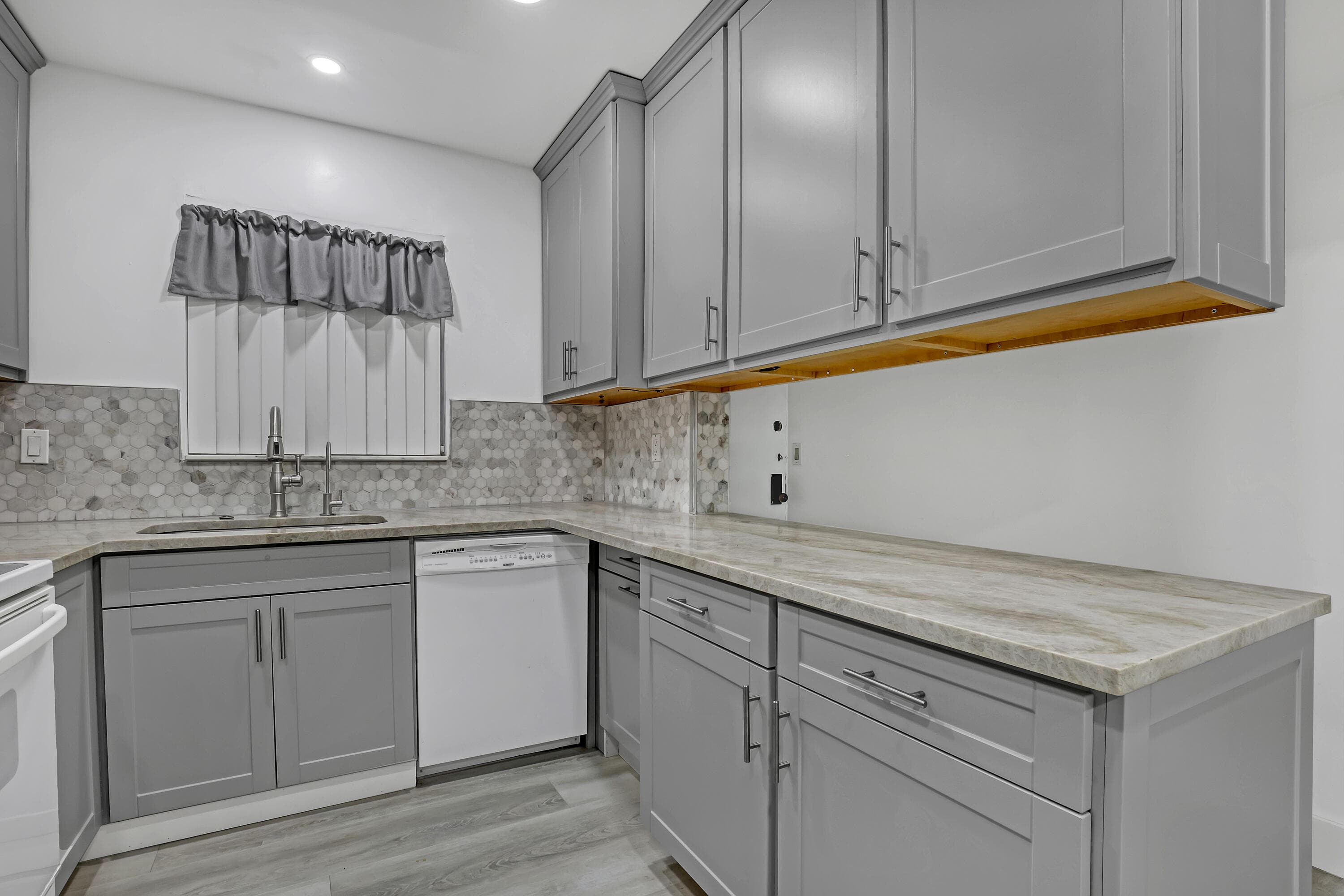 1100 Surf Road 215, Singer Island, FL 33404 — photo 7 of 30