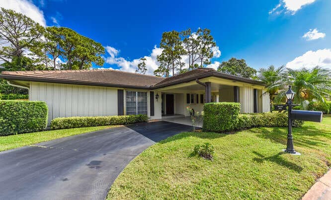 493 Forestview Drive, Atlantis, FL 33462 — photo
