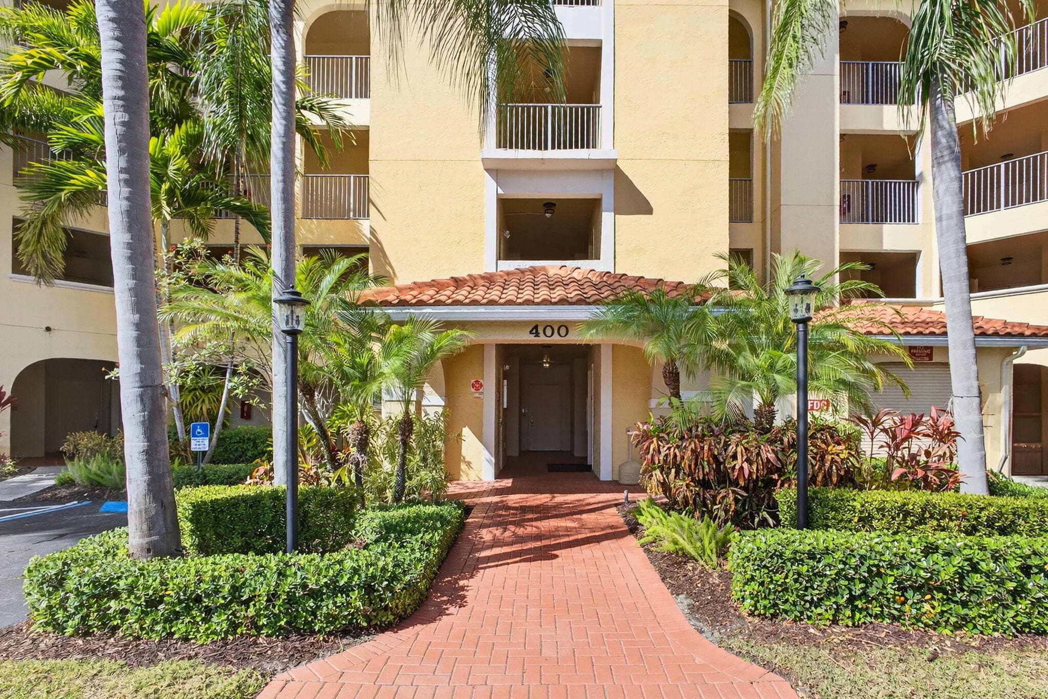 400 Uno Lago Drive 103, Juno Beach, FL 33408 — photo 3 of 47