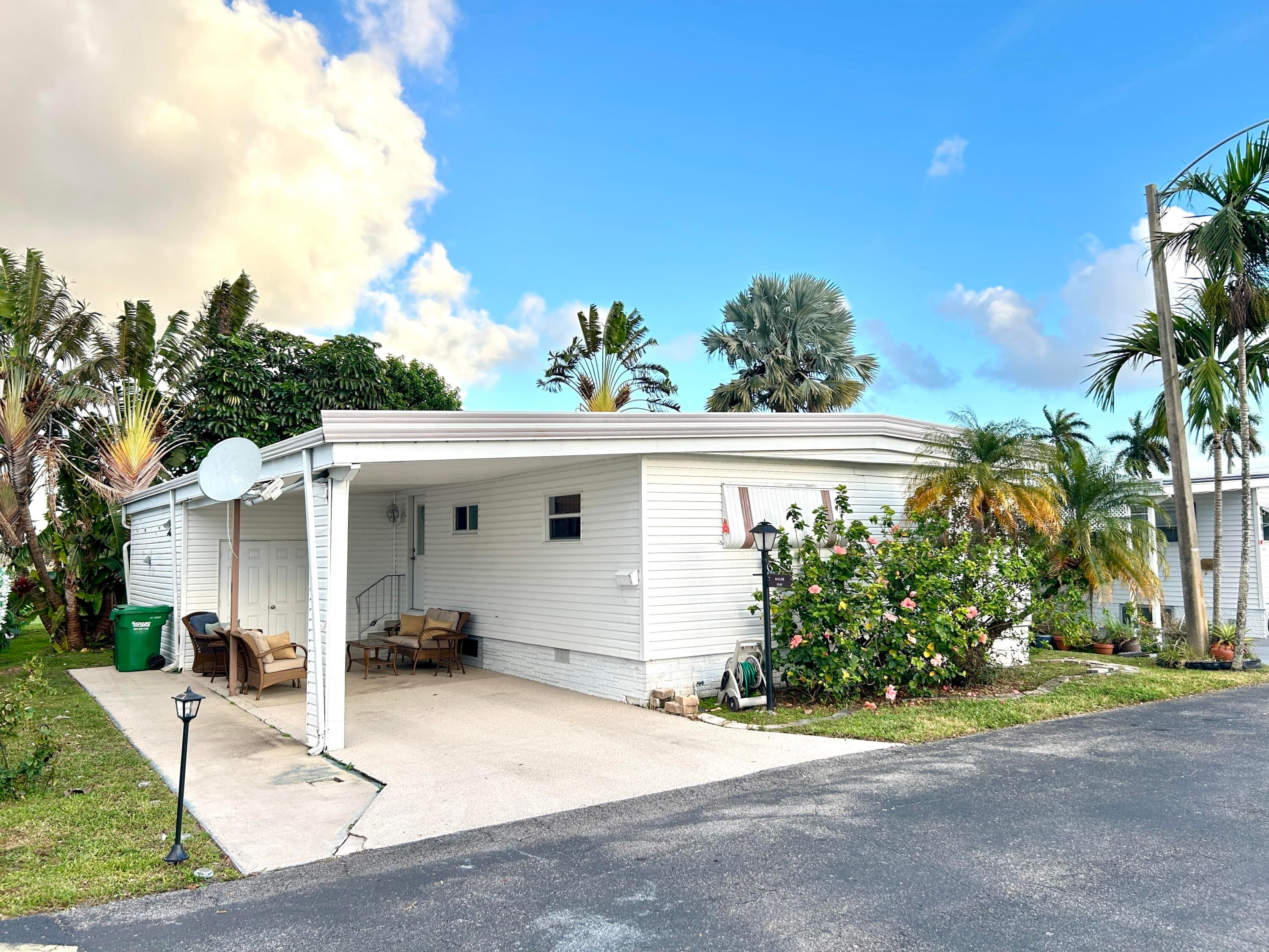 1541 S 32nd Avenue, Hollywood, FL 33021 — photo 3 of 40