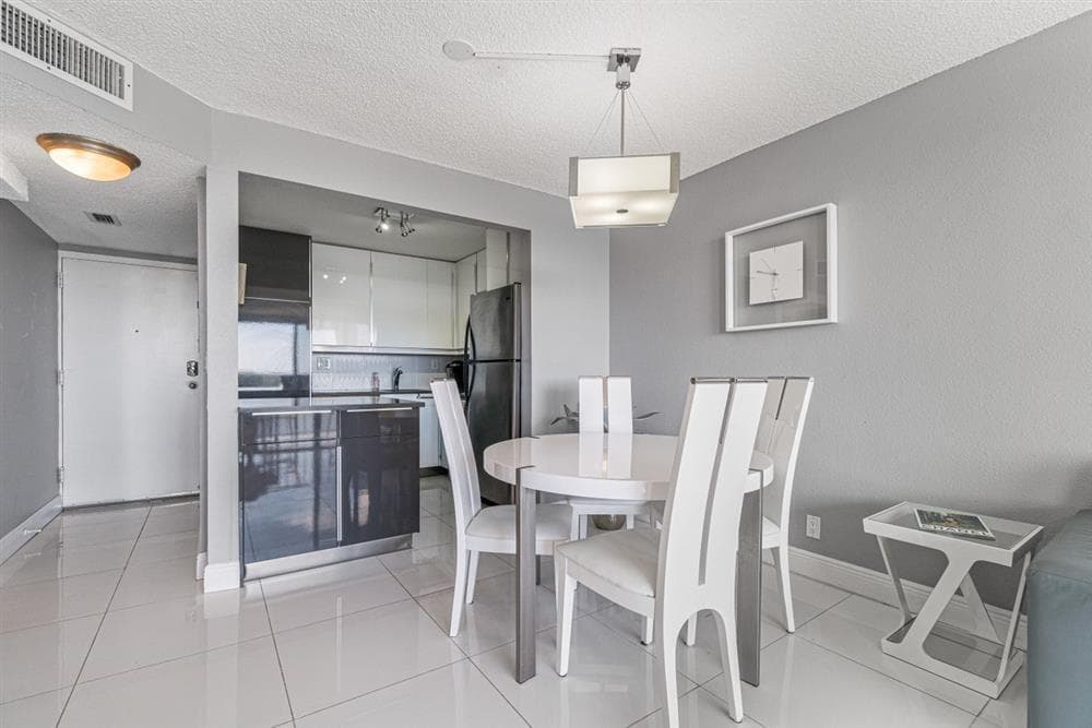 1830 Embassy Drive 613, West Palm Beach, FL 33401 — photo 6 of 22