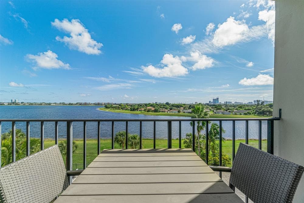1830 Embassy Drive 613, West Palm Beach, FL 33401 — photo 16 of 22