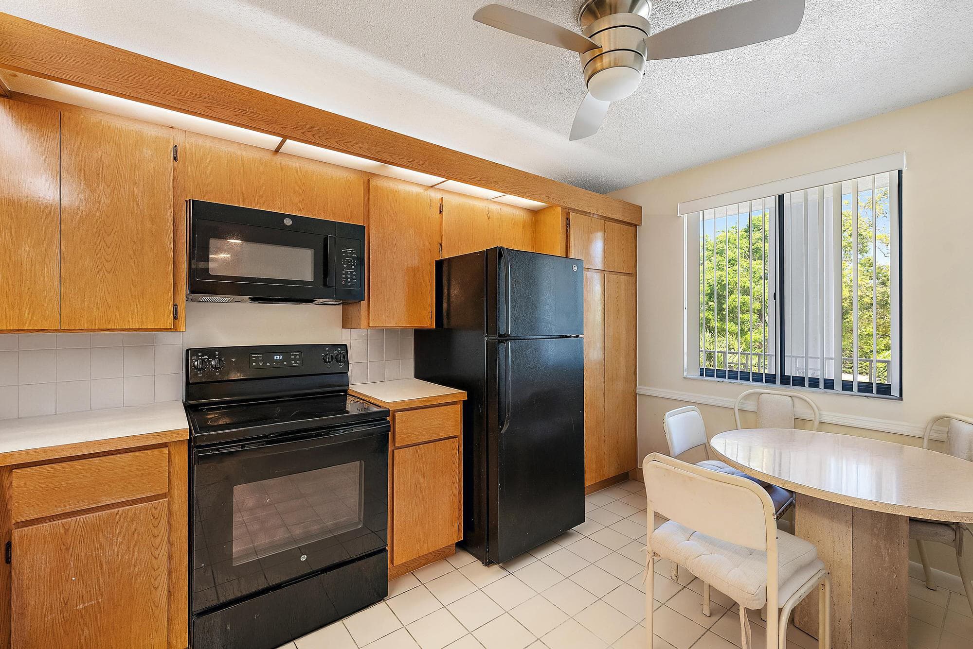 2761 Village Boulevard 303, West Palm Beach, FL 33409 — photo 3 of 12