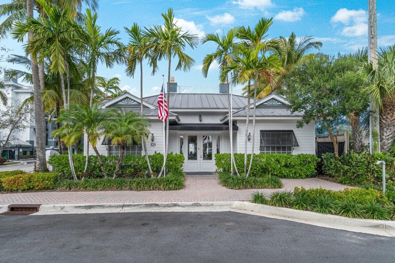 255 NE 3rd Avenue 2410, Delray Beach, FL 33444 — photo 23 of 38