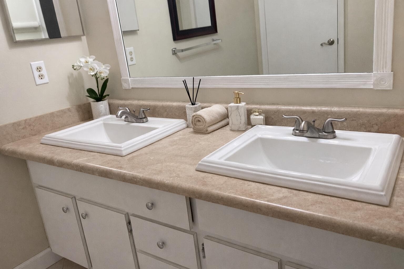 715 W Ocean Avenue, Lantana, FL 33462 — photo 4 of 5