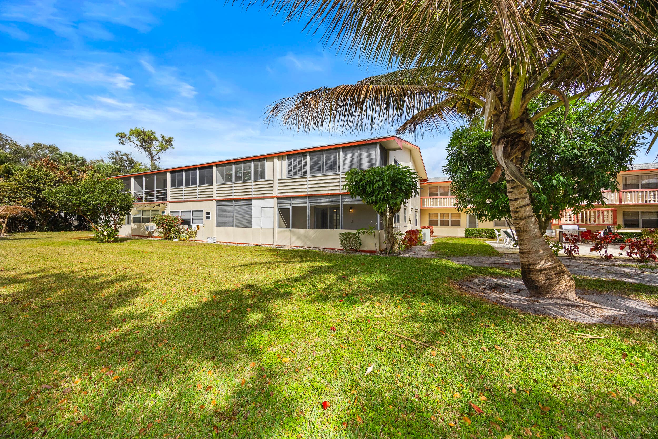 35 Sussex B, West Palm Beach, FL 33417 — photo 10 of 34