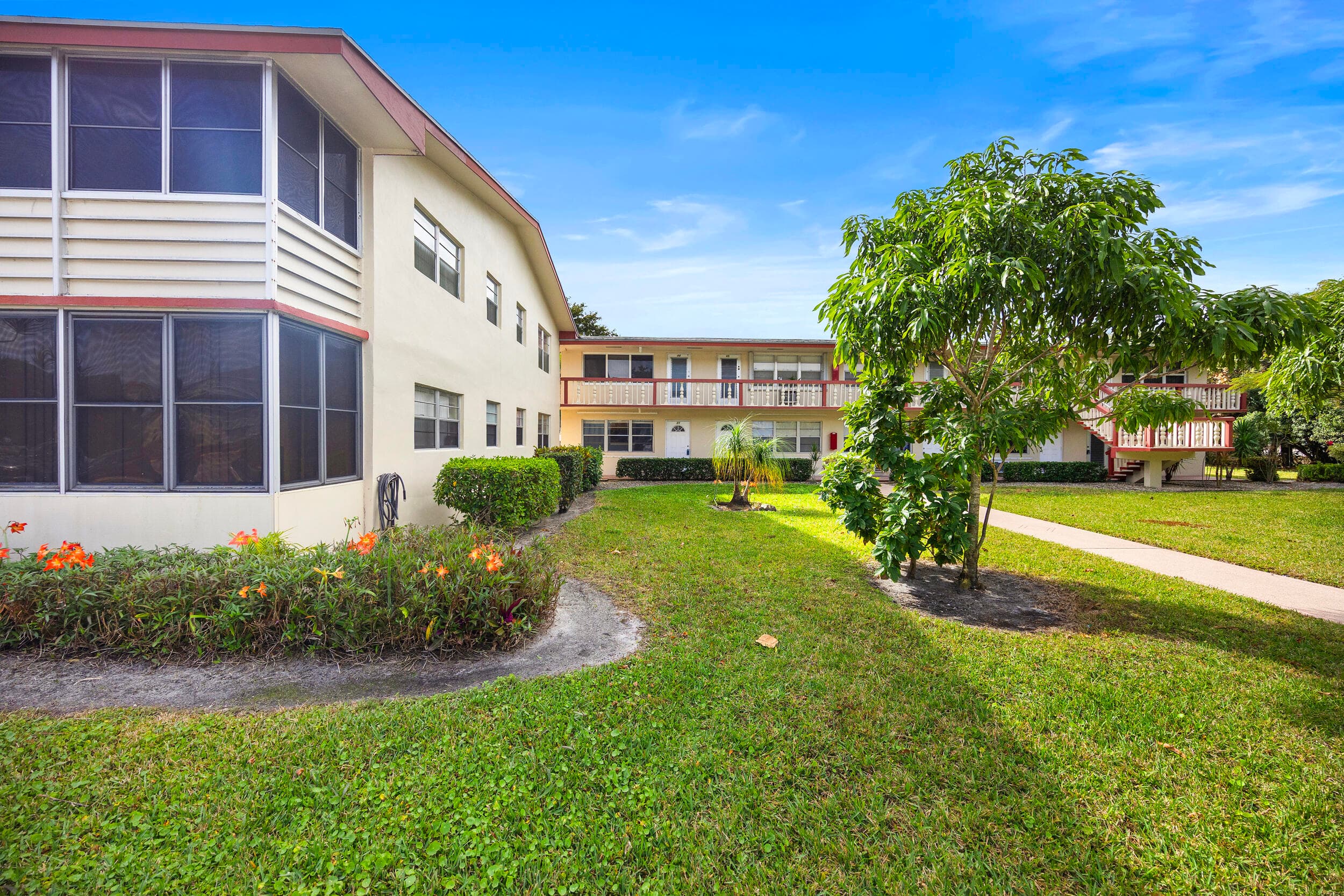 35 Sussex B, West Palm Beach, FL 33417 — photo 11 of 34