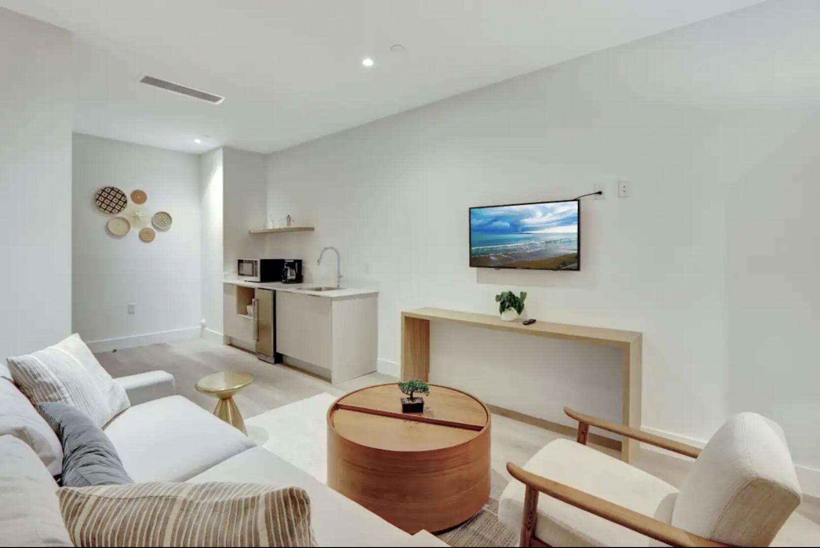 229 SW 9th Street 201, Miami, FL 33130 — photo 3 of 21
