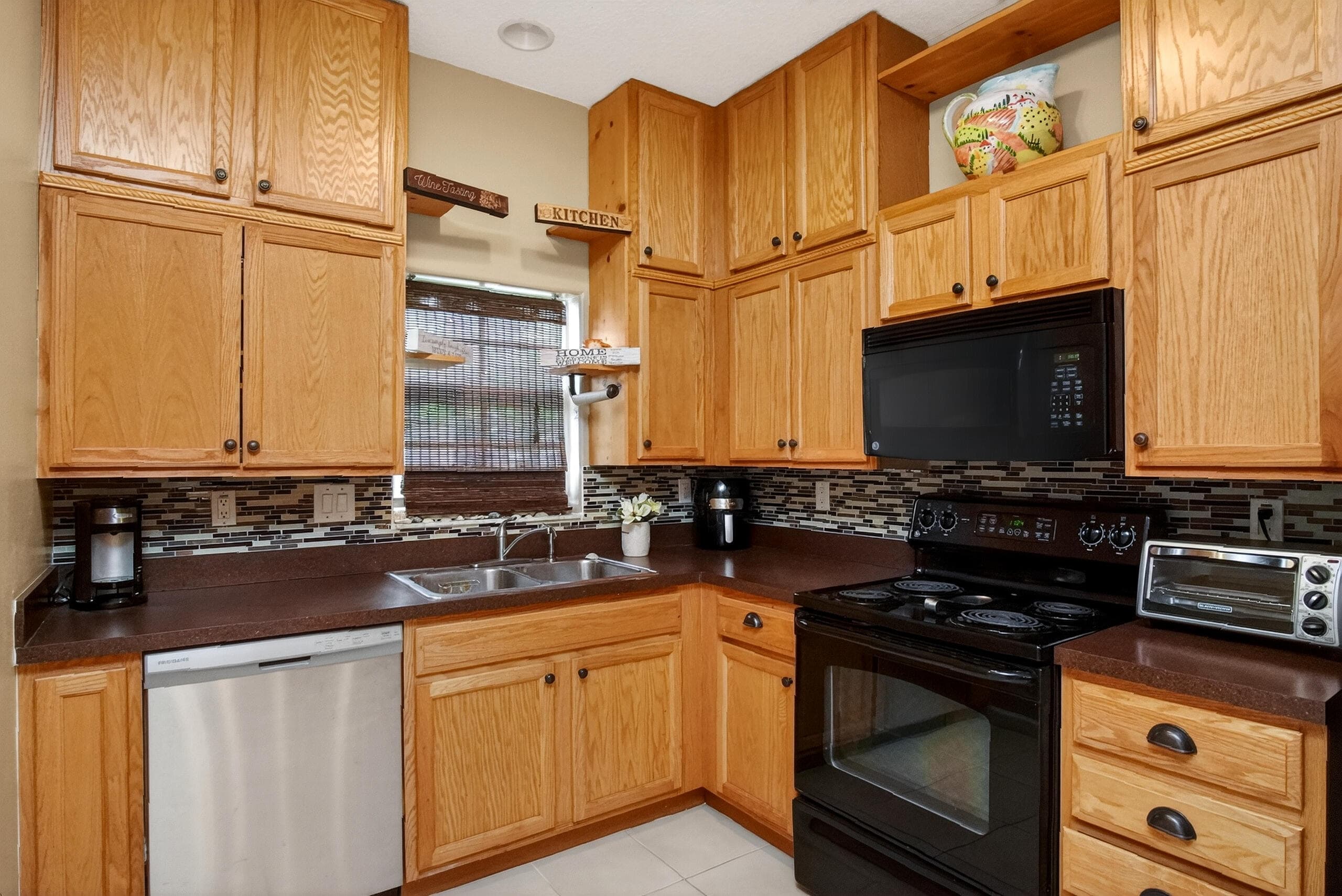 1911 77th Drive, Vero Beach, FL 32966 — photo 8 of 40