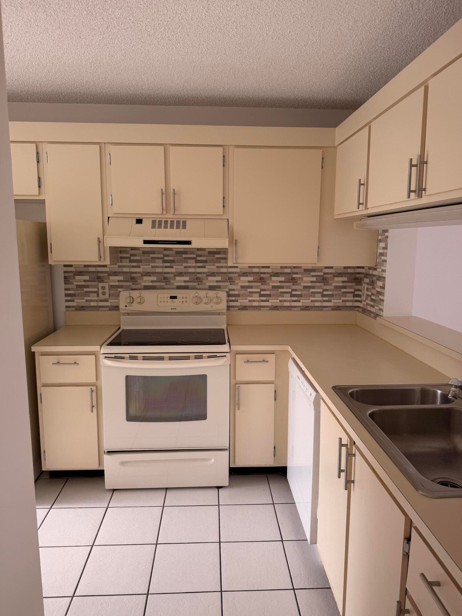 3146 Via Ponciana 301, Lake Worth, FL 33467 — photo 21 of 30