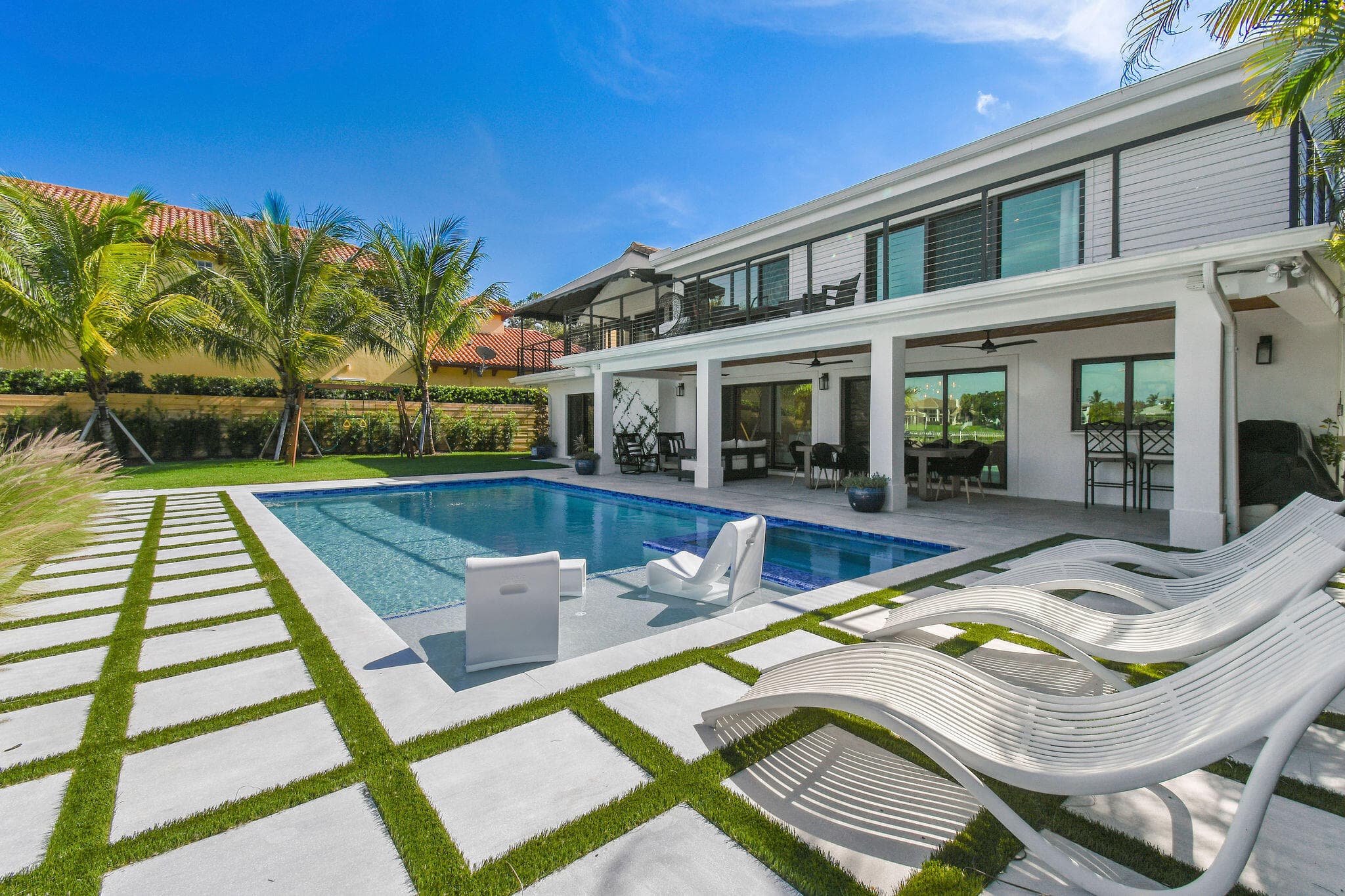 12880 S Shore Drive, Palm Beach Gardens, FL 33410 — photo 43 of 59