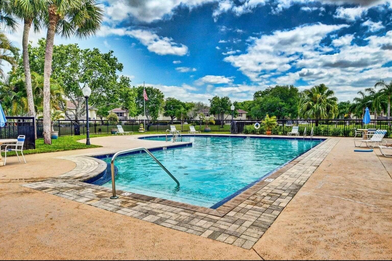40 Essex Court A, Royal Palm Beach, FL 33411 — photo 14 of 15