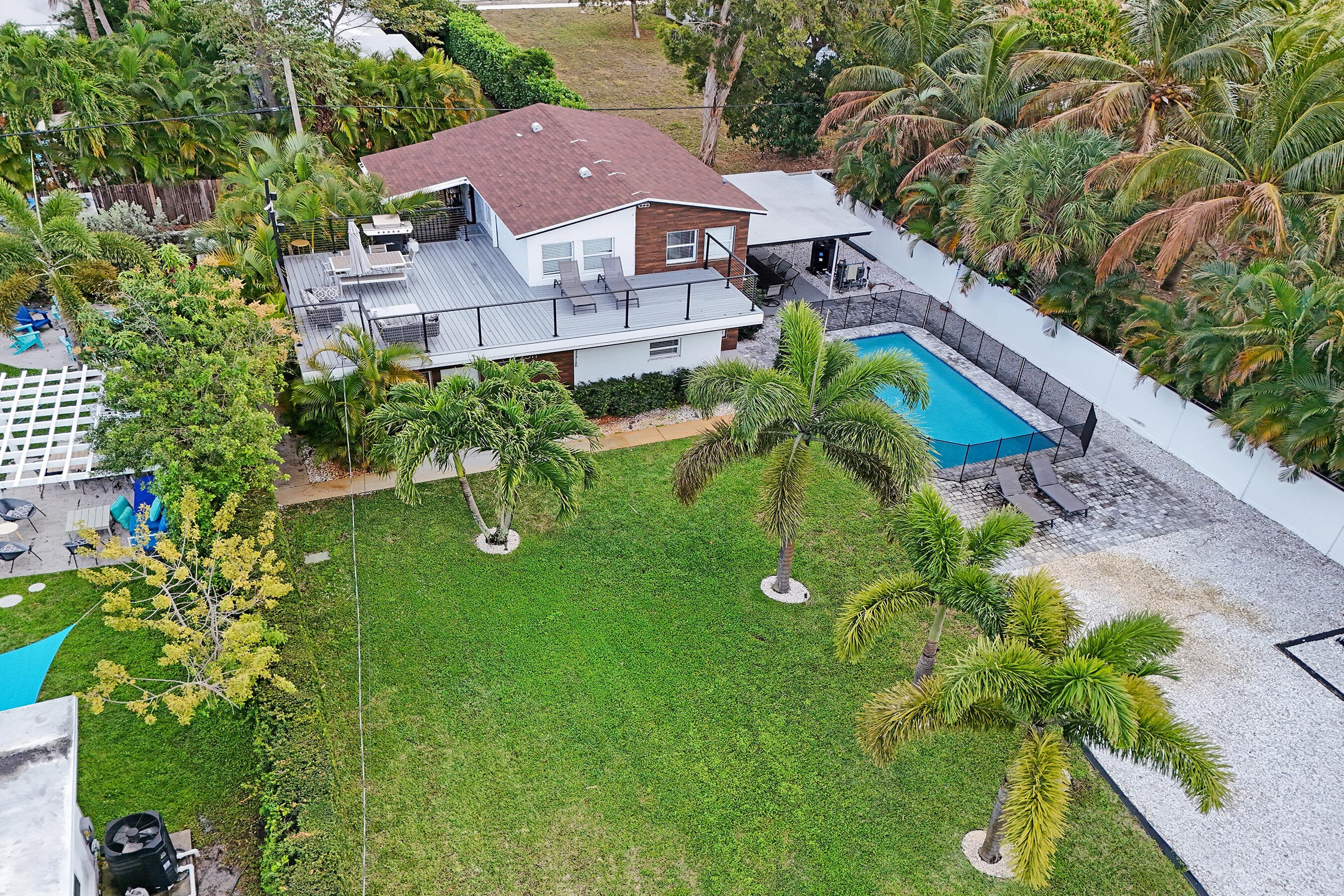 311 SE 3rd Avenue, Delray Beach, FL 33483 — photo 1 of 63