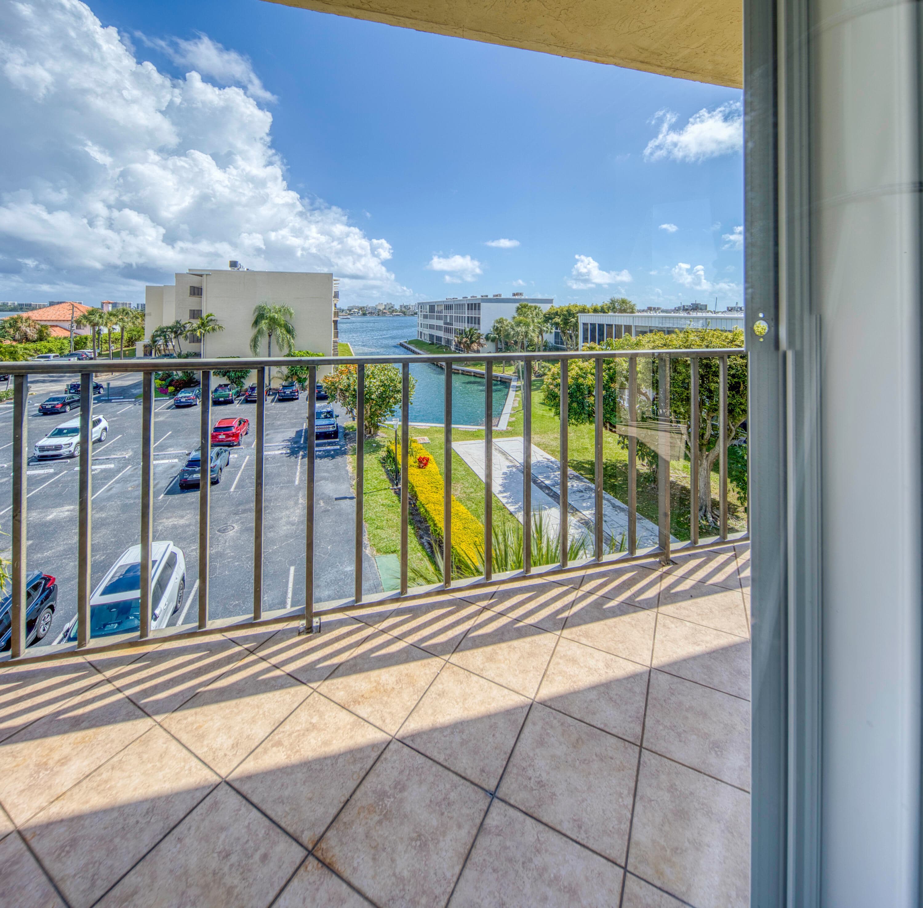 890 N Federal Highway 412, Lantana, FL 33462 — photo 4 of 46