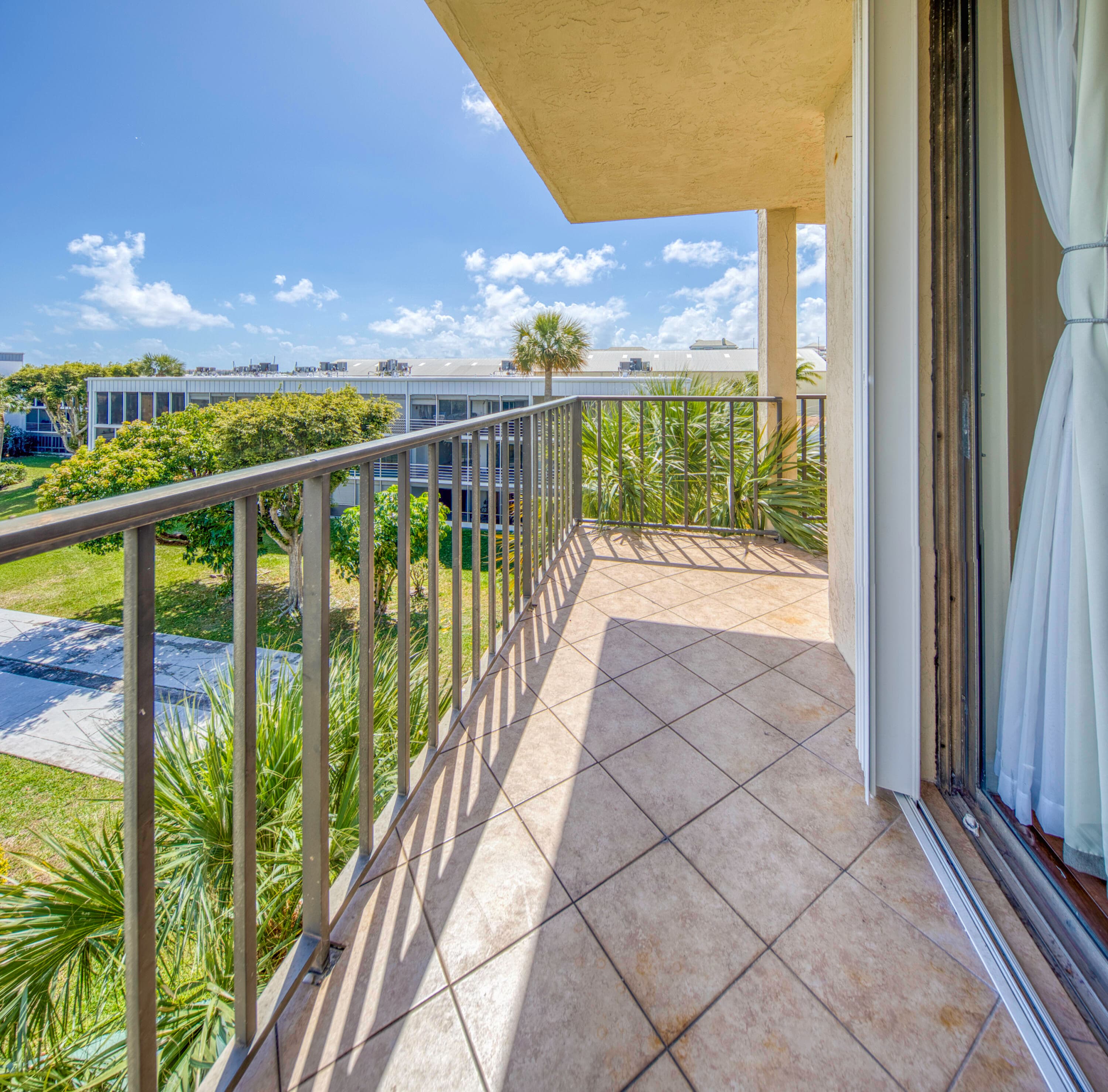 890 N Federal Highway 412, Lantana, FL 33462 — photo 14 of 46