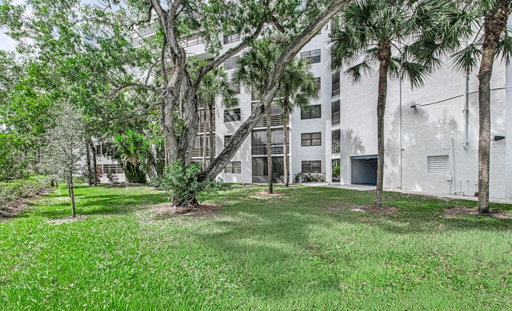 4640 Lucerne Lakes Boulevard 206, Lake Worth, FL 33467 — photo 31 of 42