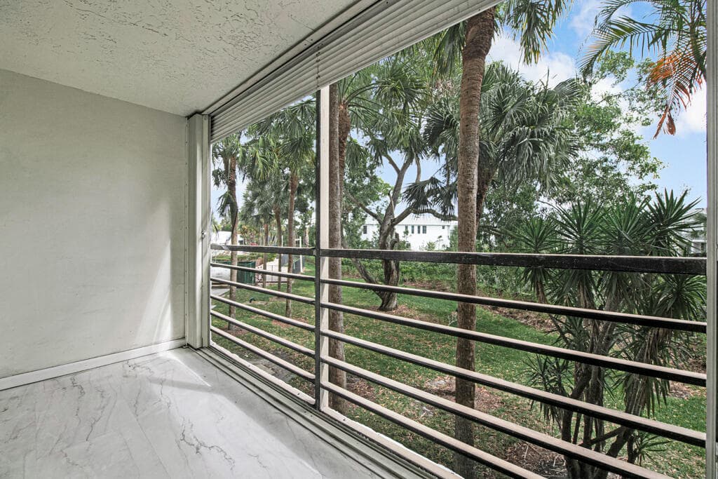 4640 Lucerne Lakes Boulevard 206, Lake Worth, FL 33467 — photo 25 of 42