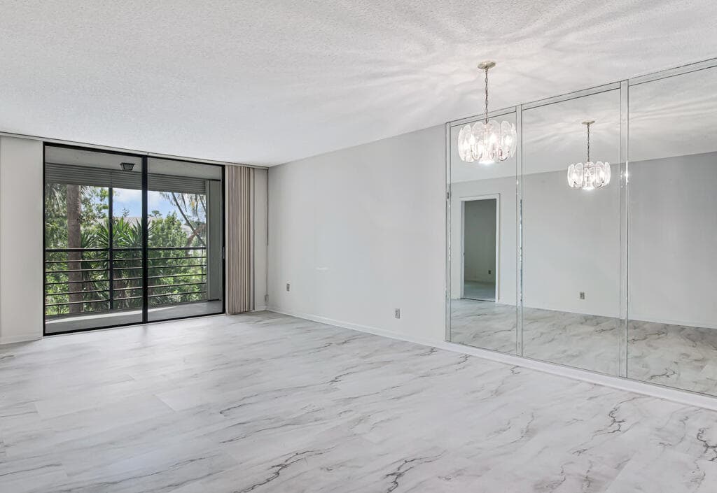 4640 Lucerne Lakes Boulevard 206, Lake Worth, FL 33467 — photo 7 of 42
