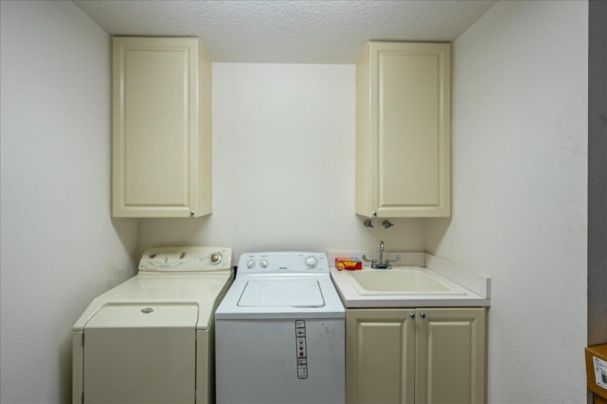 36 Harbour Isle Drive W 106, Fort Pierce, FL 34949 — photo 25 of 44