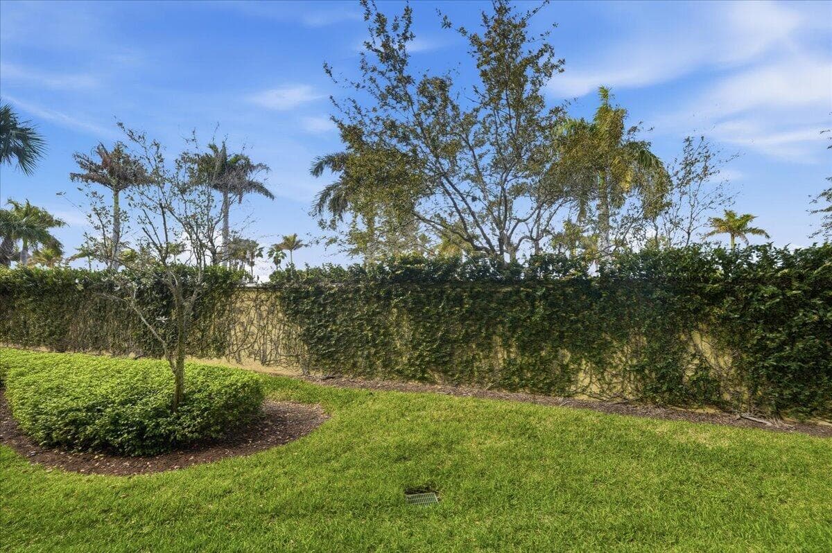 36 Harbour Isle Drive W 106, Fort Pierce, FL 34949 — photo 29 of 44