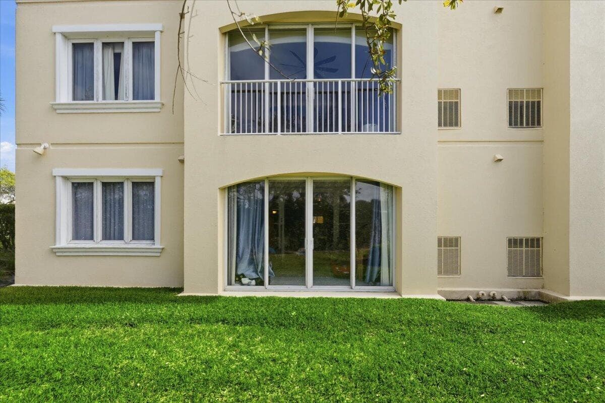 36 Harbour Isle Drive W 106, Fort Pierce, FL 34949 — photo 27 of 44