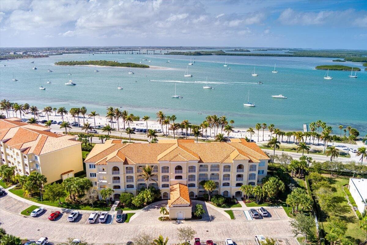 36 Harbour Isle Drive W 106, Fort Pierce, FL 34949 — photo 33 of 44