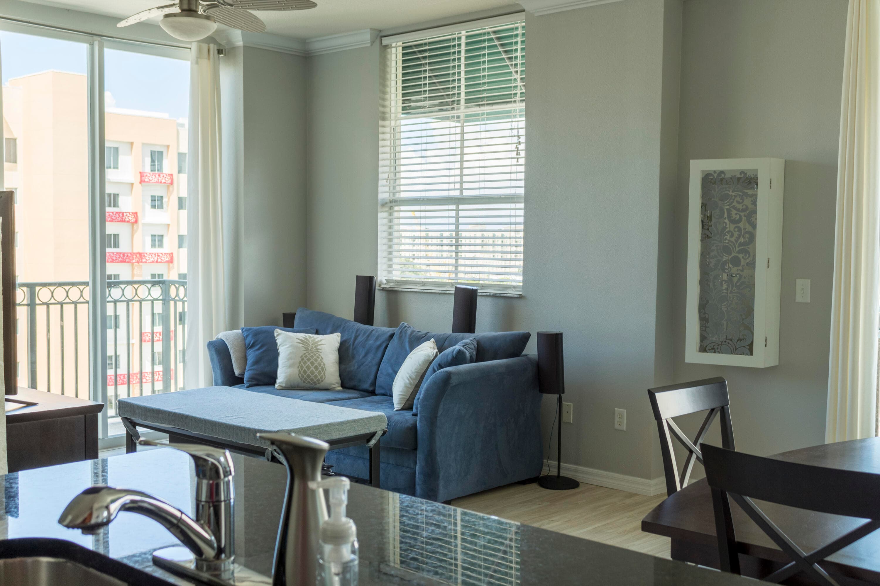 600 S Dixie Highway 817, West Palm Beach, FL 33401 — photo 1 of 7