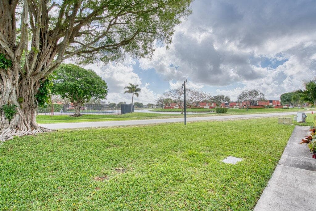 3838 Victoria Drive, West Palm Beach, FL 33406 — photo 4 of 44