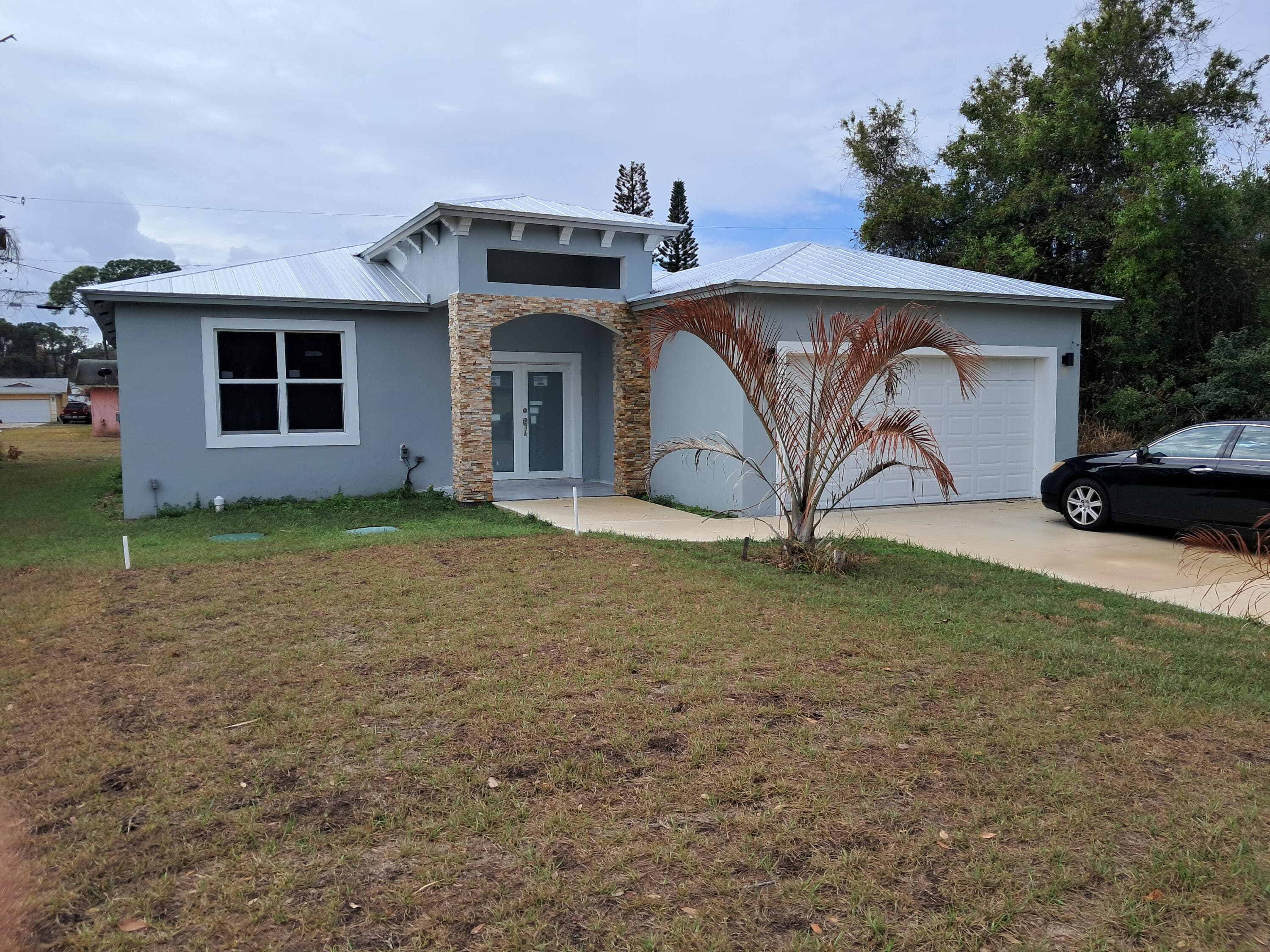 3307 N Avenue N, Fort Pierce, FL 34947 — photo 1 of 1