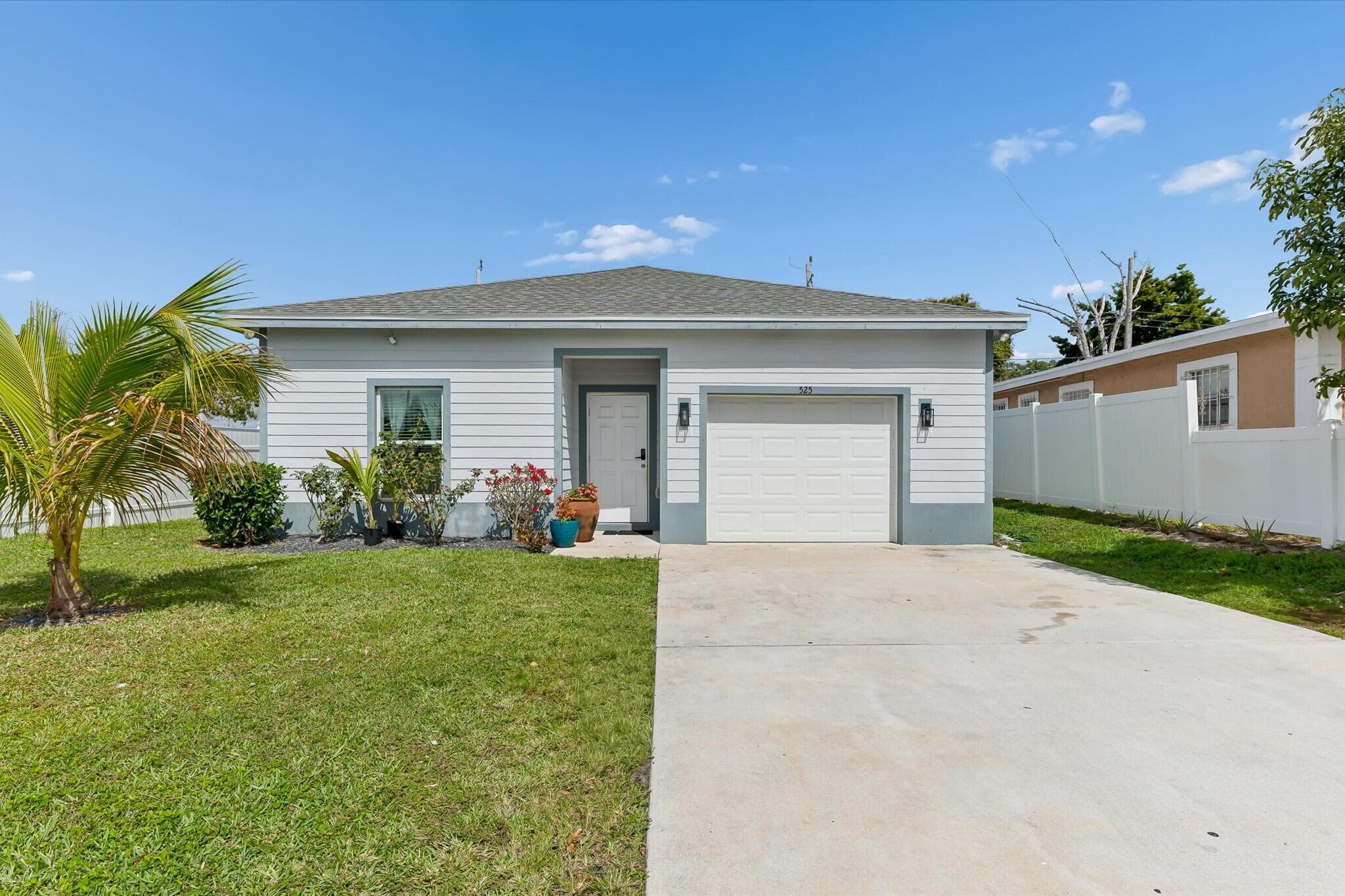 525 NW 12th Avenue, Boynton Beach, FL 33435 — photo 1 of 39