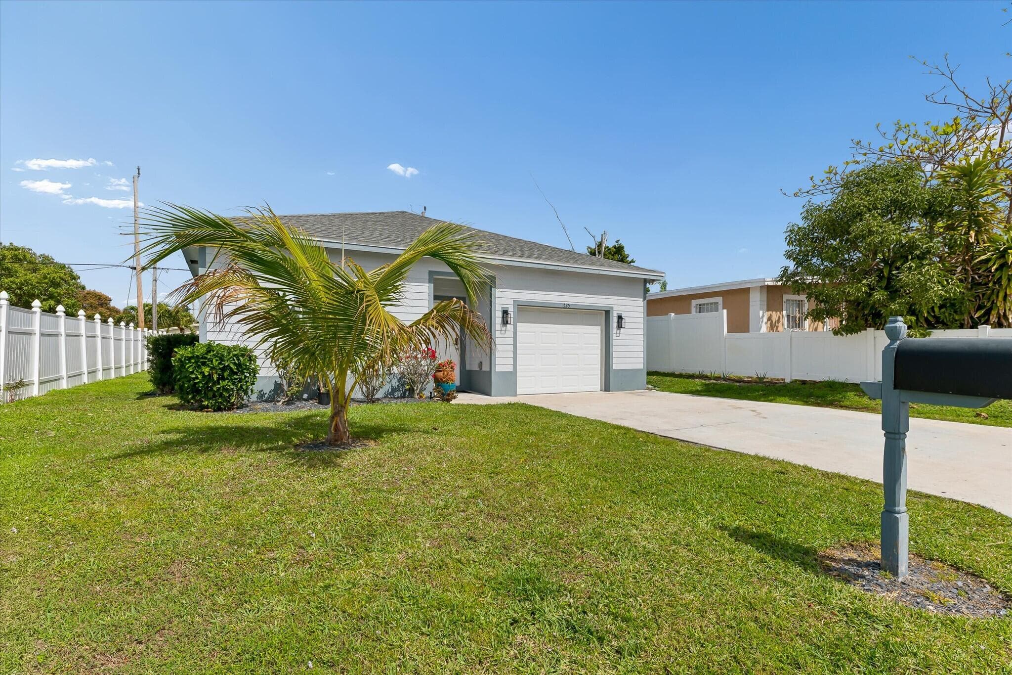 525 NW 12th Avenue, Boynton Beach, FL 33435 — photo 3 of 39