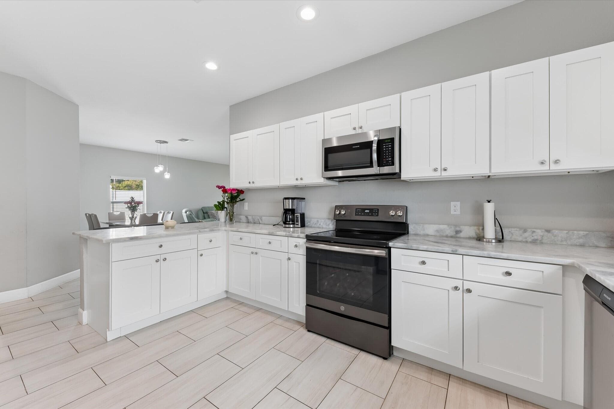 525 NW 12th Avenue, Boynton Beach, FL 33435 — photo 8 of 39