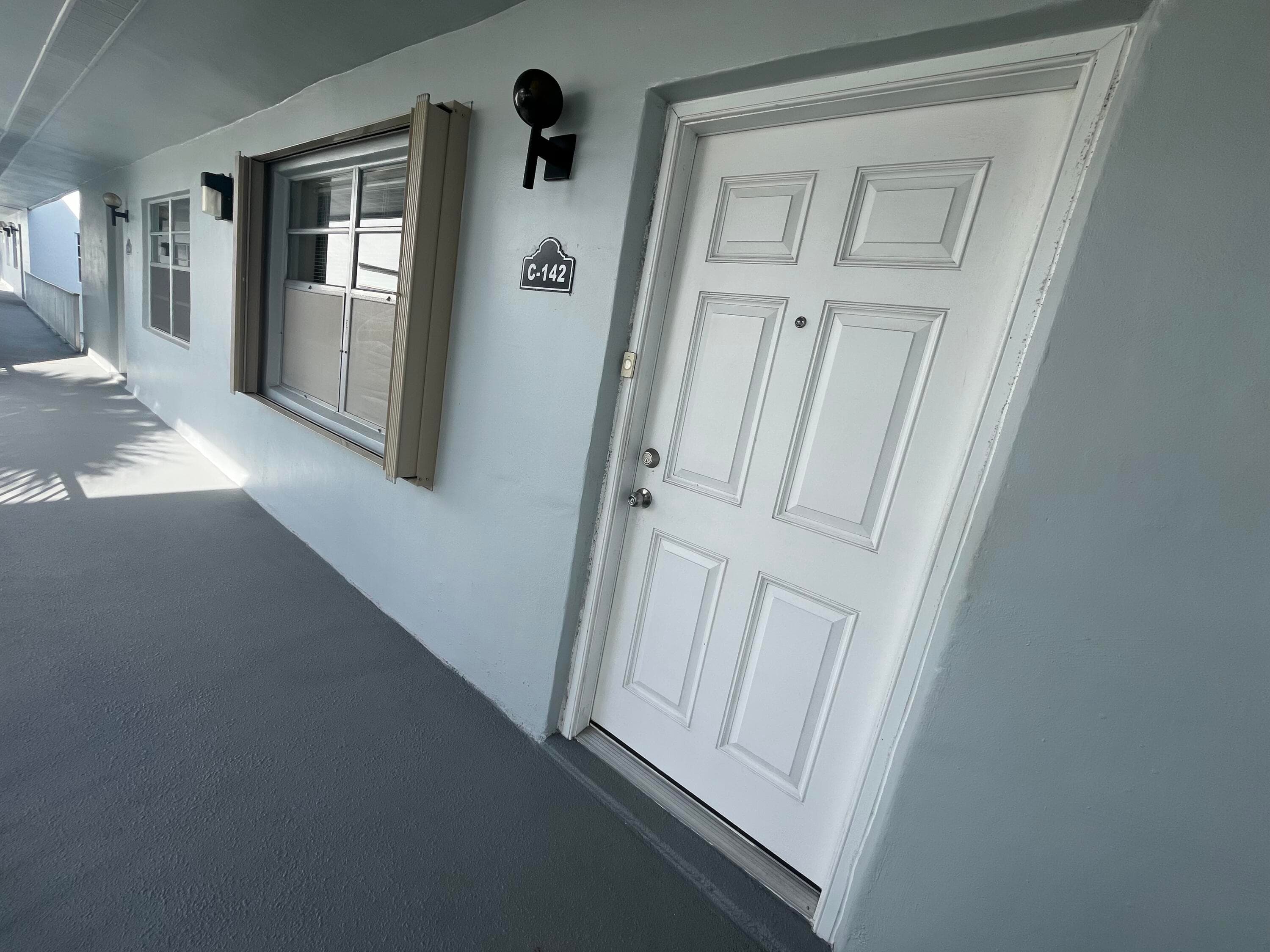 142 Normandy C, Delray Beach, FL 33484 — photo 4 of 33