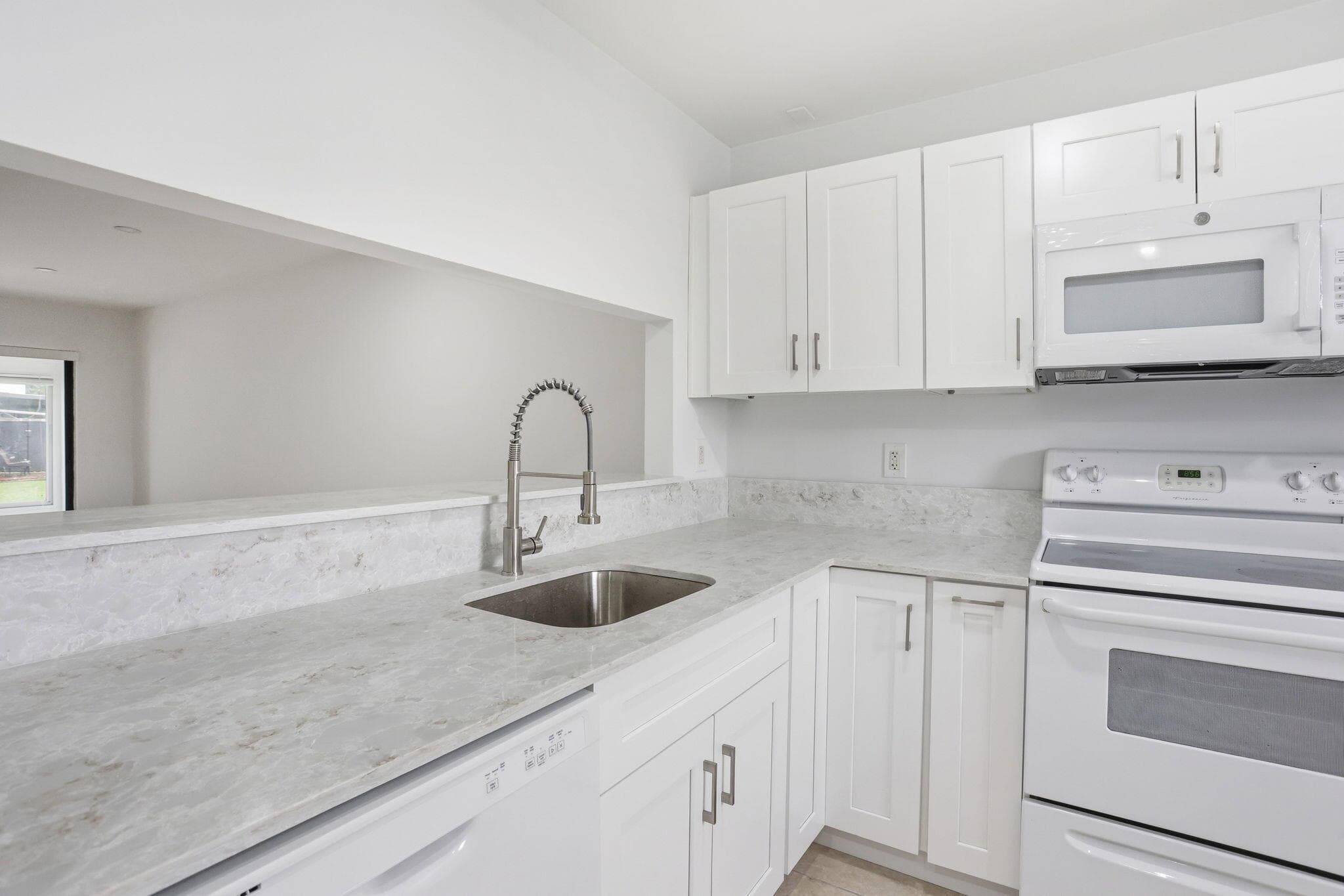 315 NW 36th Avenue, Deerfield Beach, FL 33442 — photo 5 of 26