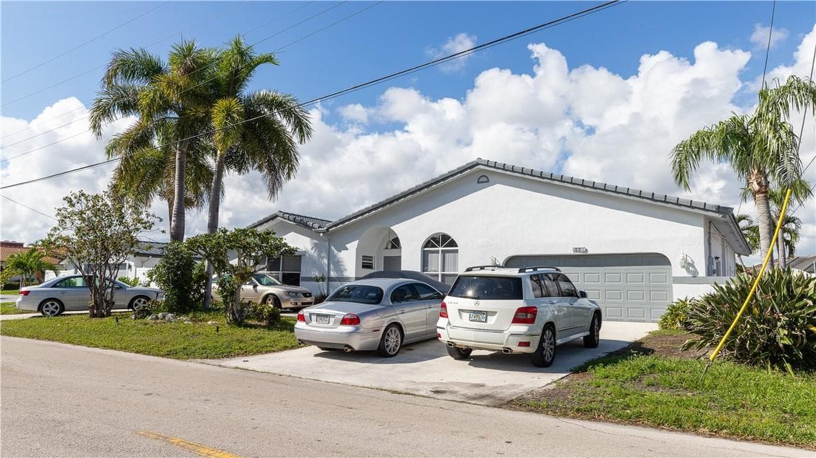 4031 NE 27th Terrace, Lighthouse Point, FL 33064 — photo 3 of 17