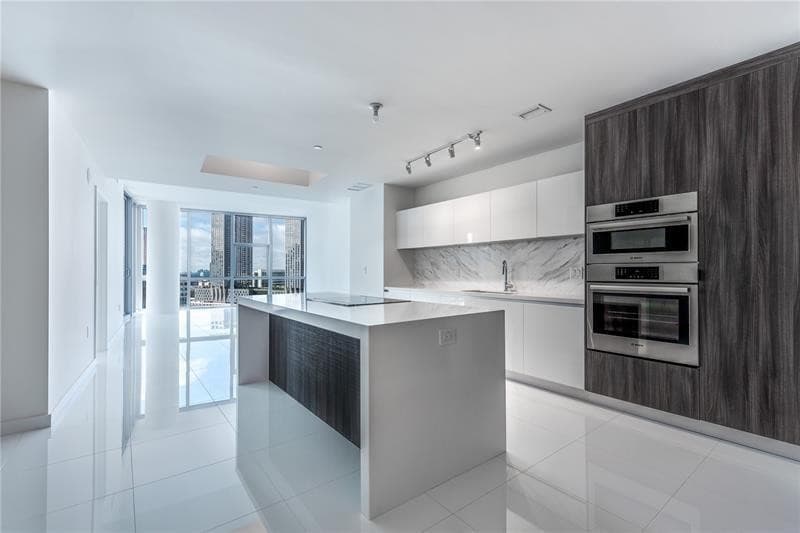 851 NE 1st Avenue 1912, Miami, FL 33132 — photo 1 of 26