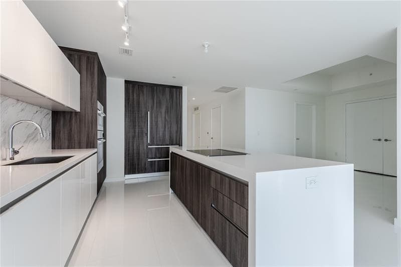 851 NE 1st Avenue 1912, Miami, FL 33132 — photo 4 of 26