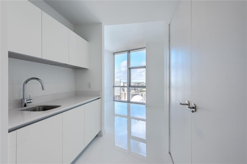 851 NE 1st Avenue 1912, Miami, FL 33132 — photo 19 of 26