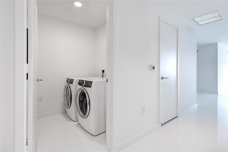 851 NE 1st Avenue 1912, Miami, FL 33132 — photo 23 of 26