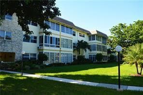 5131 W Oakland Park Boulevard 107, Lauderdale Lakes, FL 33313 — photo 2 of 12