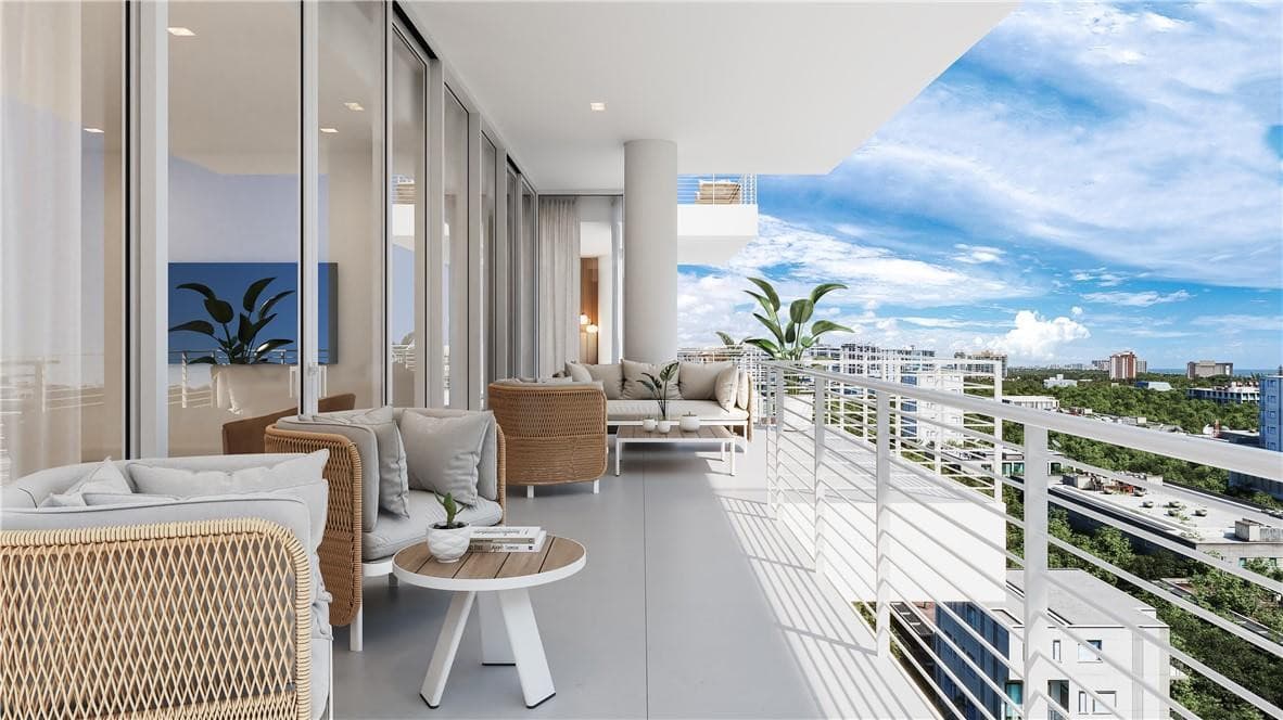 527 Orton Avenue 402B, Fort Lauderdale, FL 33304 — photo 4 of 13