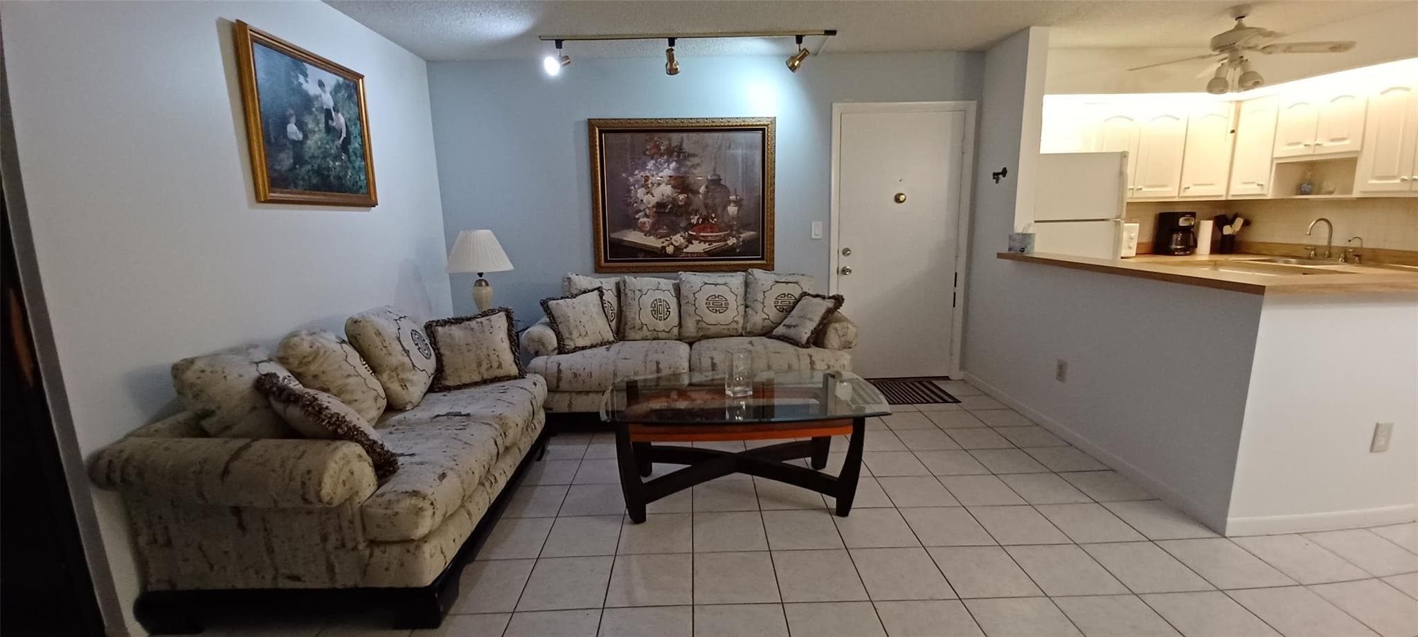 Condominium in Tamarac — photo 5 of 23
