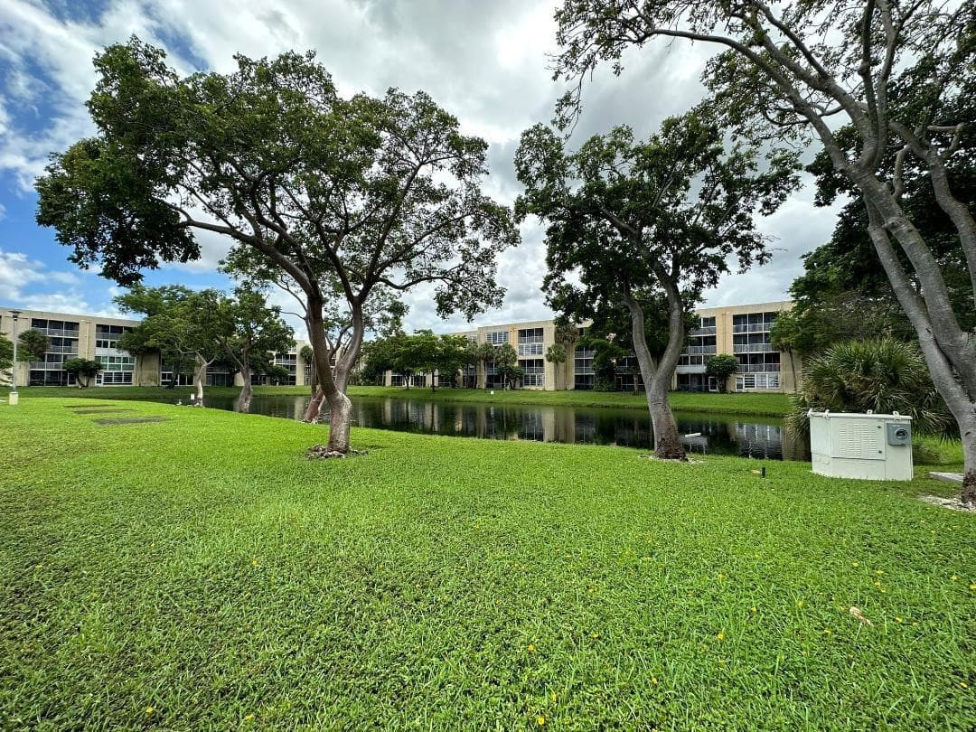 3121 NW 47th Terrace 301, Lauderdale Lakes, FL 33319 — photo 3 of 4